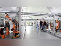 KUKA College präsentiert Relaunch des Seminarkatalogs