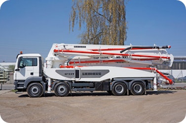 Autobetonpumpe 47 M5 XXT mit optimiertem Mast und innovativer Abstützung