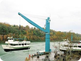 Erster Einsatz des neuen Schwerlastkrans von Liebherr an den Niagarafällen