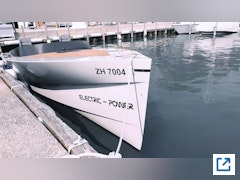 Auf Geschwindigkeitsrausch mit weltweit schnellstem Serien-E-Boot