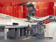 Innovative Roboterschweißzelle von YASKAWA bringt maximale Flexibilität bei Arburg